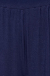 Product shot of The Pack & Go Luxe Bamboo Wide Leg Pant in colour Frenchnavy (Blue), detail