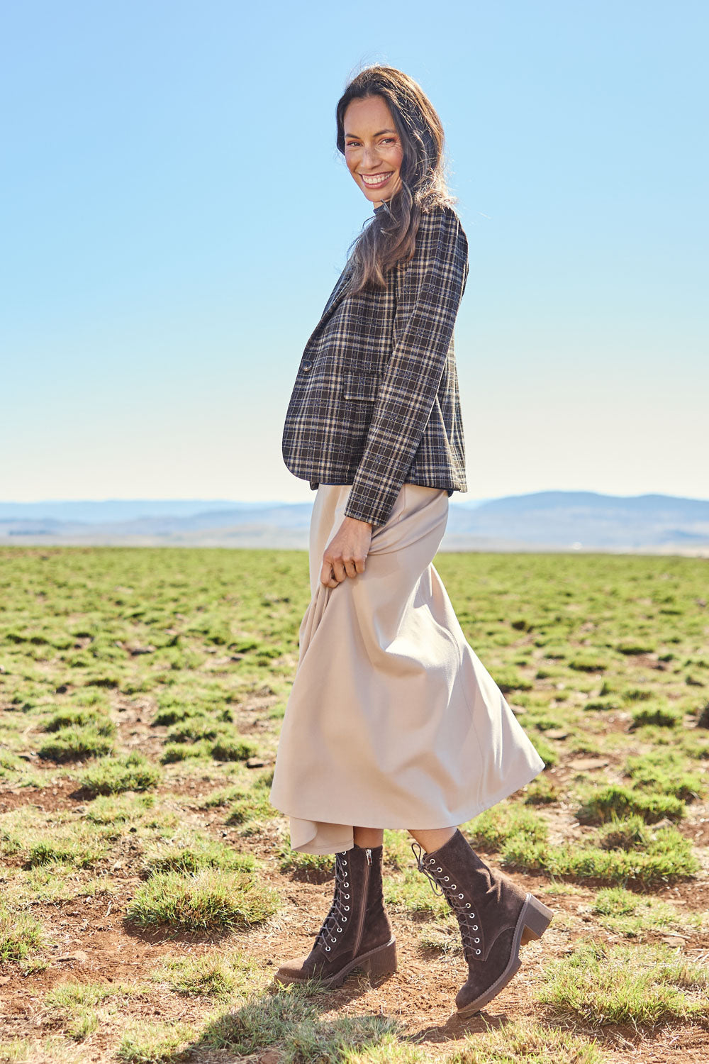 Model Amanda wearing size 10 of The Classic Houndstooth Blazer in colour Brownblue, from the front, showing the whole outfit