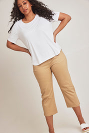 Model Terri-Leigh wearing size 14 of The Pull On Cotton Cropped Pant With Pockets in colour Toffee, from the front, showing the whole outfit