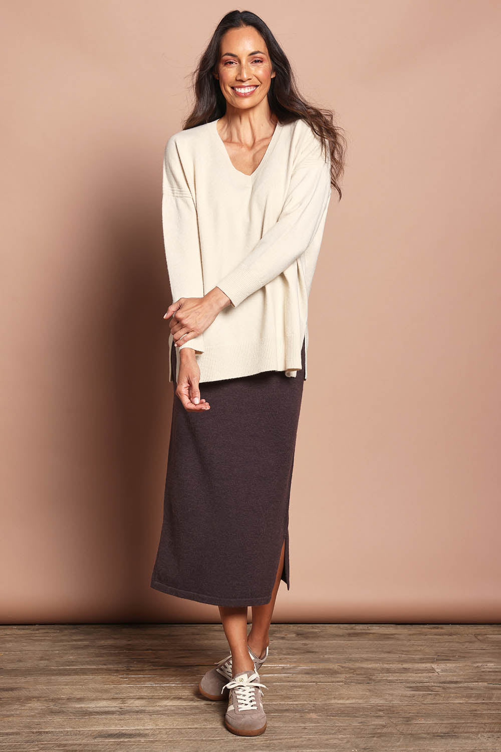 The Travel Anti Pilling V Neck Jumper – Snow