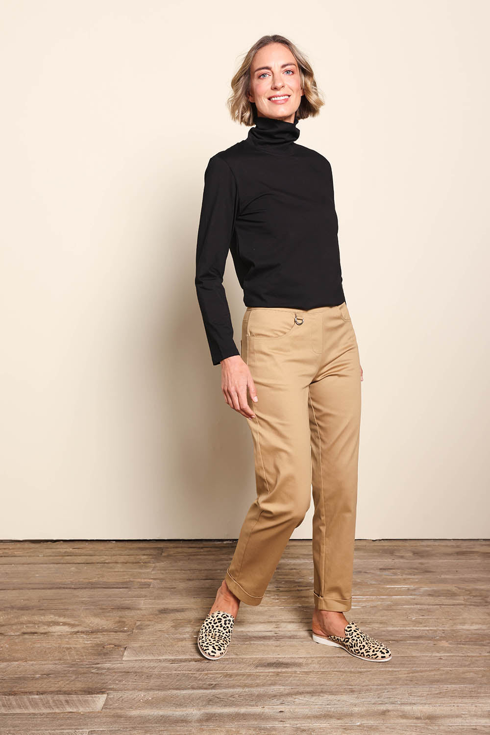 The Teachers Cotton Pant With Pockets - Sandstone