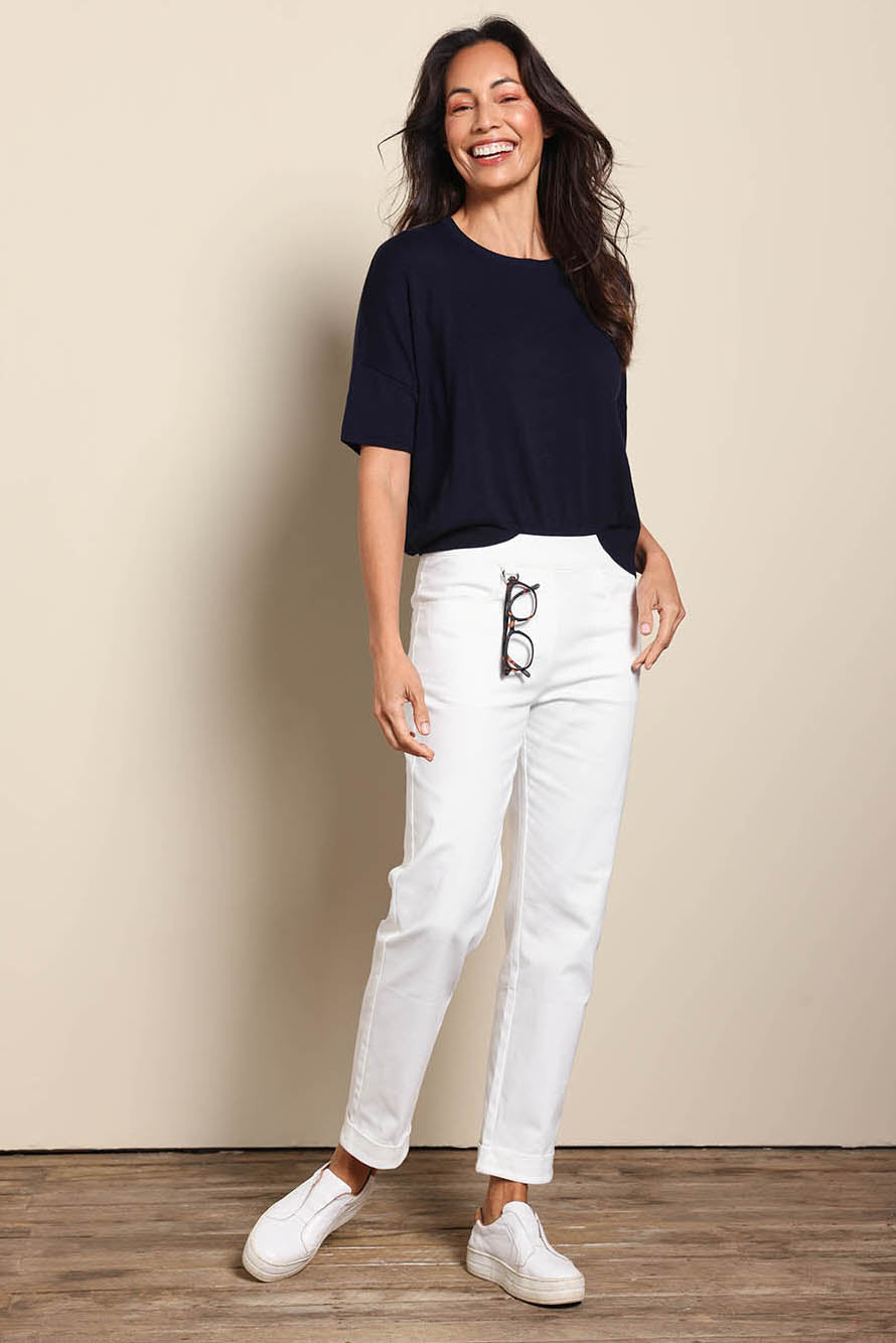 Model Amandam wearing size 10 of the The Teachers Pant With Pockets – White in colour White, from the front
