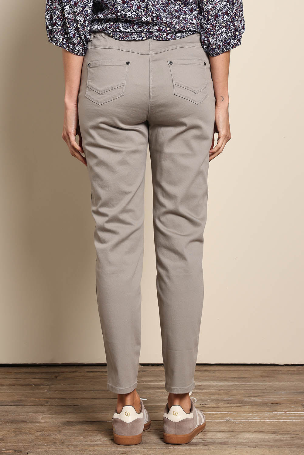 Model Amandam wearing size 10 of the The Cotton Pull On Stretch Comfort Pant – Biscuit in colour Biscuit, from the front