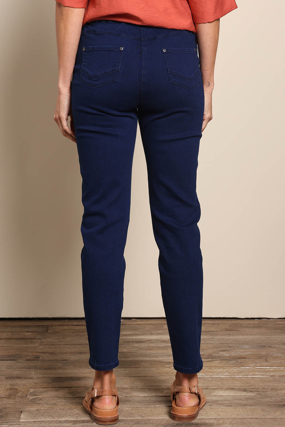 Model Amandam wearing size 10 of the The Cotton Pull On Stretch Comfort Pant – Indigo in colour Indigo, from the front