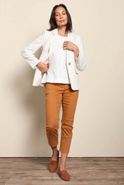 Model Amandam wearing size 10 of the The Classic Every Wear Blazer – Ivorymarle in colour Ivorymarle, from the front