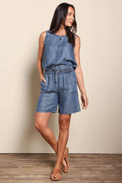 Model Amandam wearing size 10 of the The Luxe Lyocell Pull On Shorts – Indigo in colour Indigo, from the front