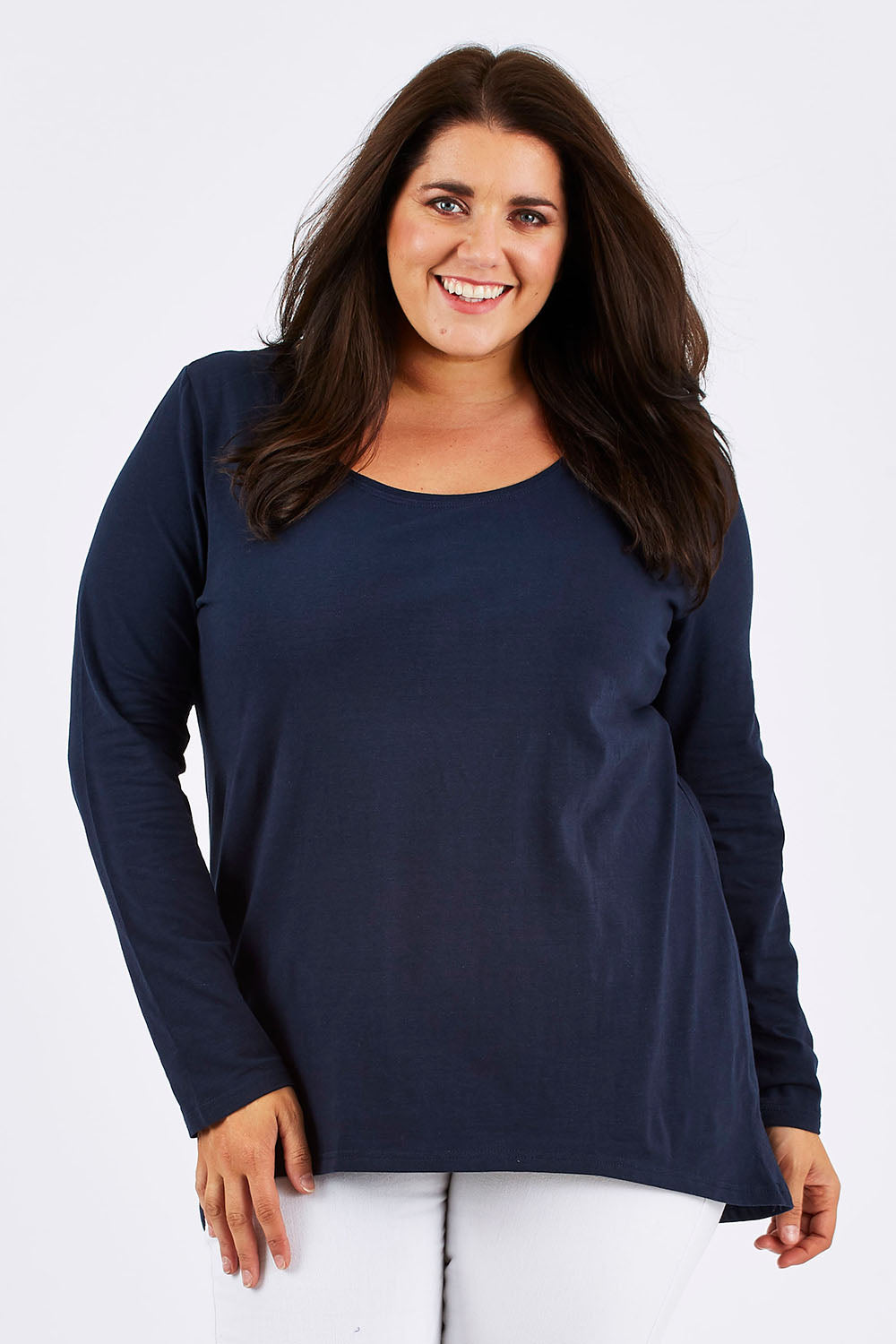 Model Mae wearing size 18 of The Relaxed Long Sleeve Tee in colour Navy (Black), from the front, cropped image