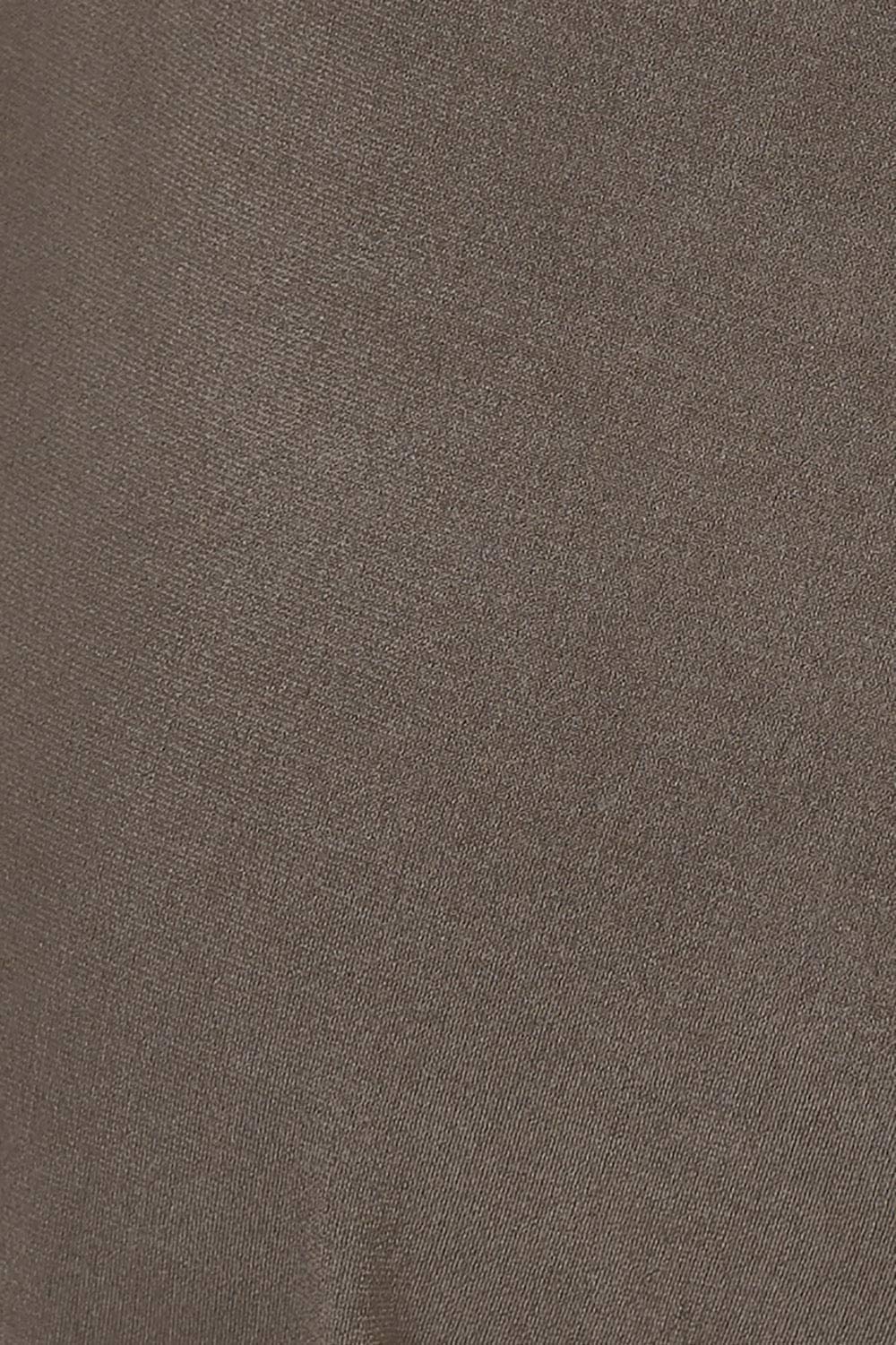 Product shot of The Comfort Pant in colour Khaki (Green), detail