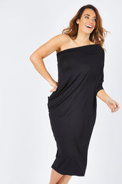 Model Laura wearing size 14 of The Multiin colourWay Dress - Black (Black), from the front, cropped image
