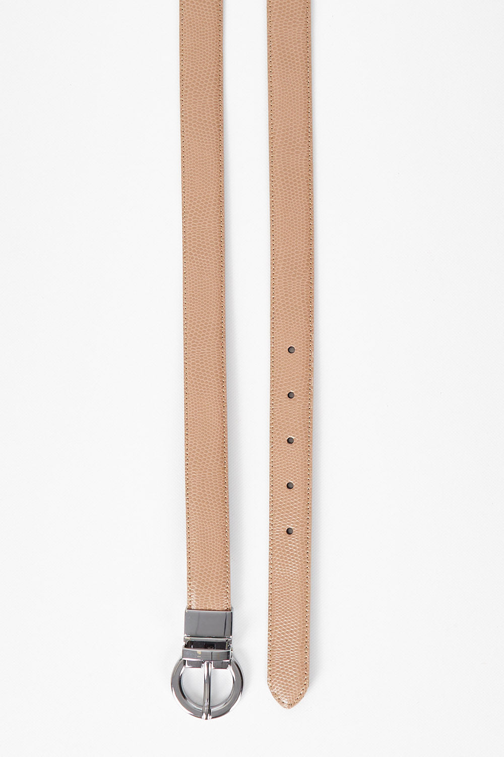 A model wearing size S of The Bella Genuine Reversible Leather Belt in colour Beigeblack, from the front, showing the whole outfit