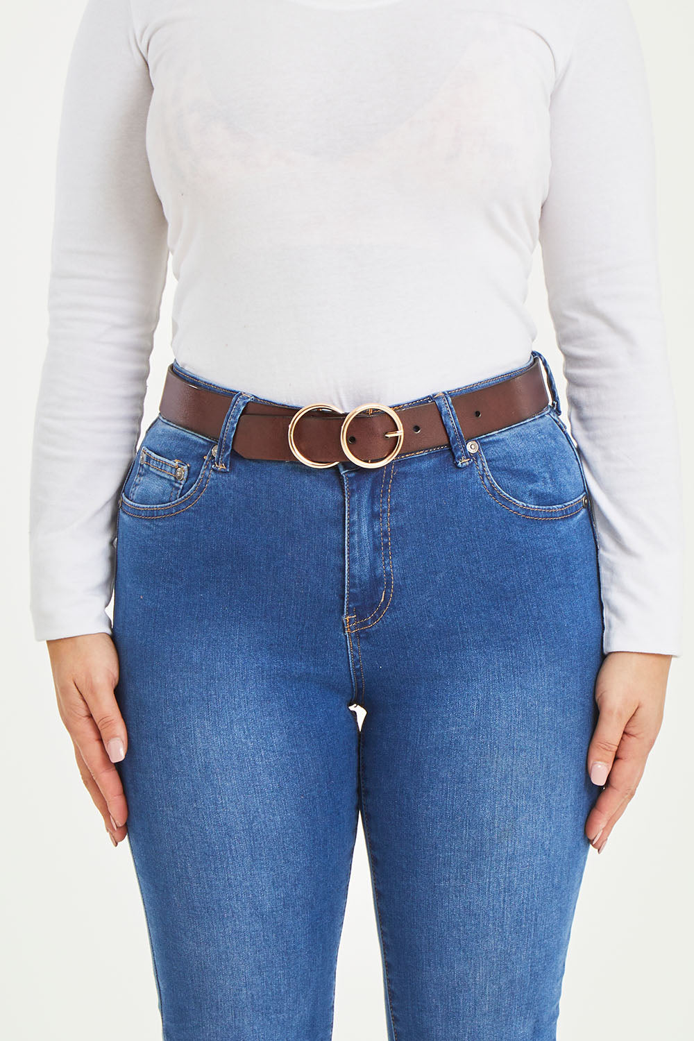 A model wearing size S of The Townsville Genuine Leather Belt in colour Darkbrown, from the front, cropped image