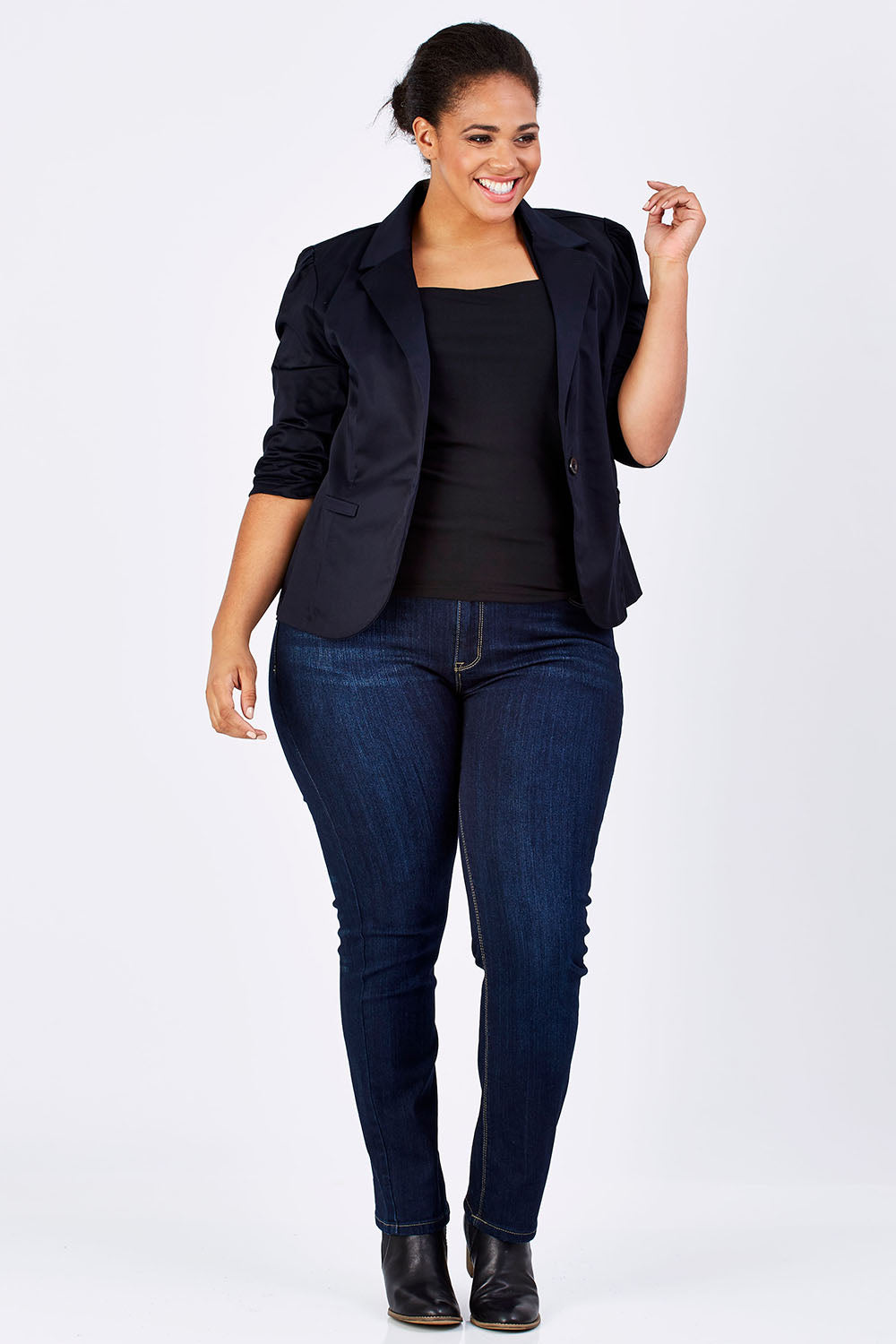 Model Shareefa wearing size 18 of The Everyday Blazer in colour DarkNavy (Blue), from the front, showing the whole outfit