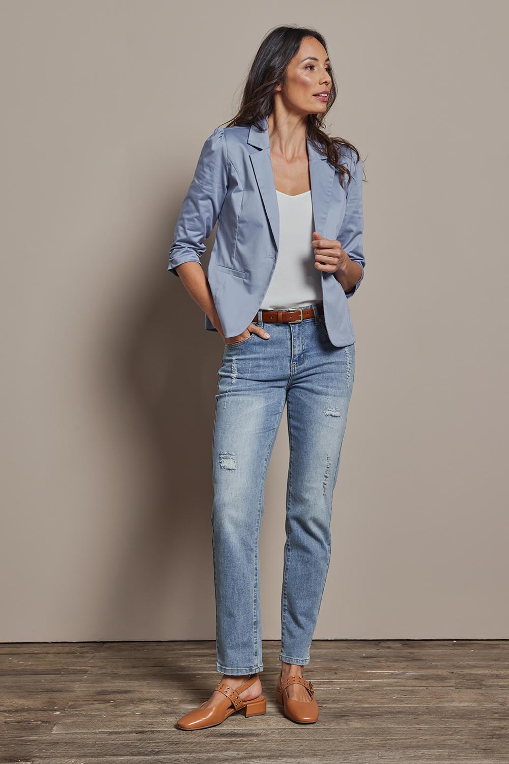 Model Amanda wearing size 10 of The Everyday Blazer in colour Softblue (Blue), from the front, showing the whole outfit