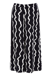 Product shot of The Luxe Printed Pull On Culottes in colour Squiggle (Black), from the front