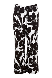 Product shot of The Printed Cotton Stretch Pant in colour Blkfloral (Black), from the front