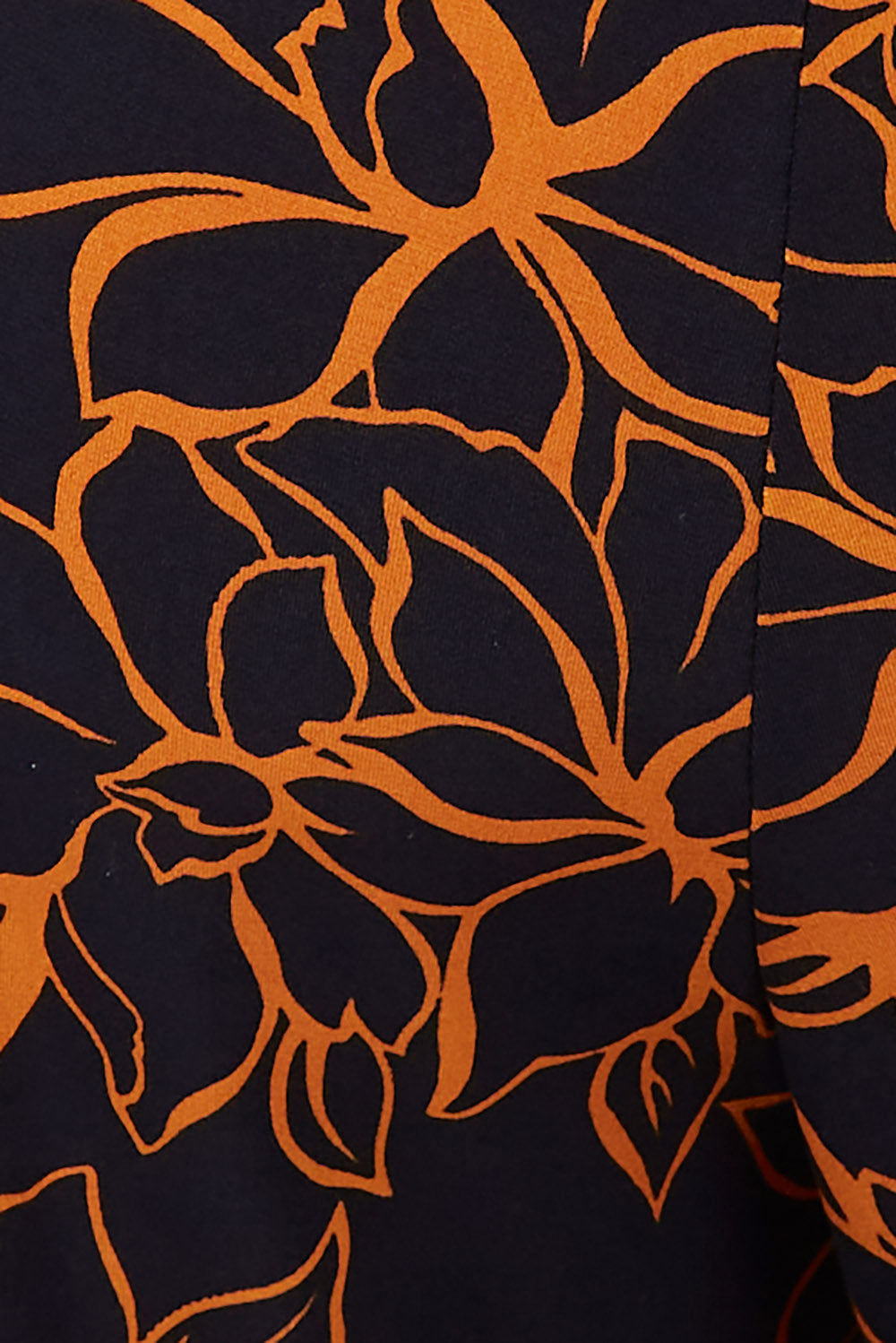 Product shot of The Printed Cross Over Pant in colour Navyfloral (Blue), detail