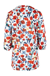 Product shot of The 3/4 Sleeve Cotton Shirt in colour Tulips (White), from the back