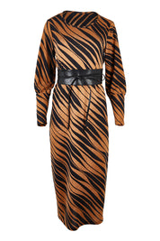 Product shot of The Printed Knit Dress With Belt in colour Abstract (Black), from the front