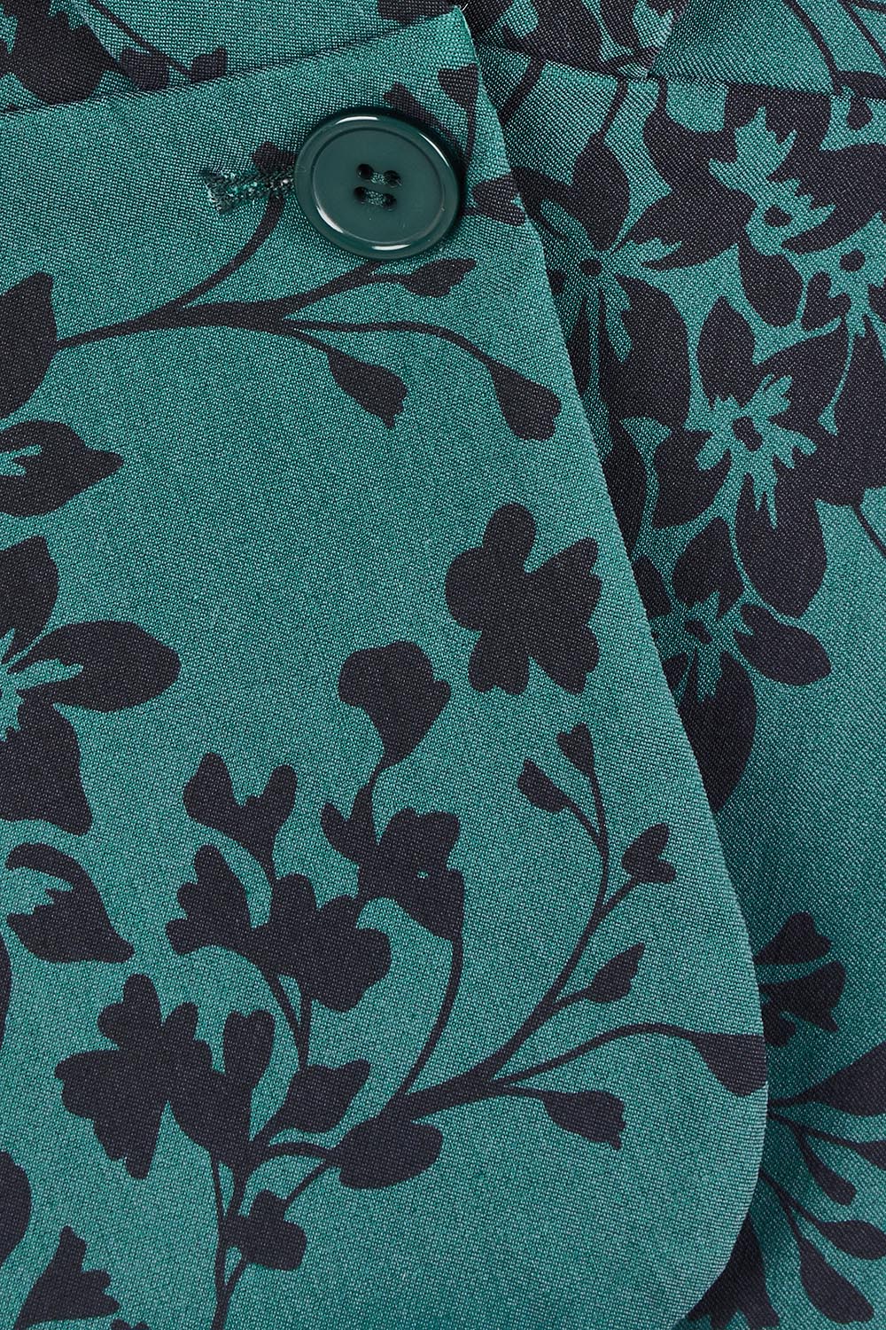 Product shot of The Aspire Blazer in colour Tealbloom (Green), detail