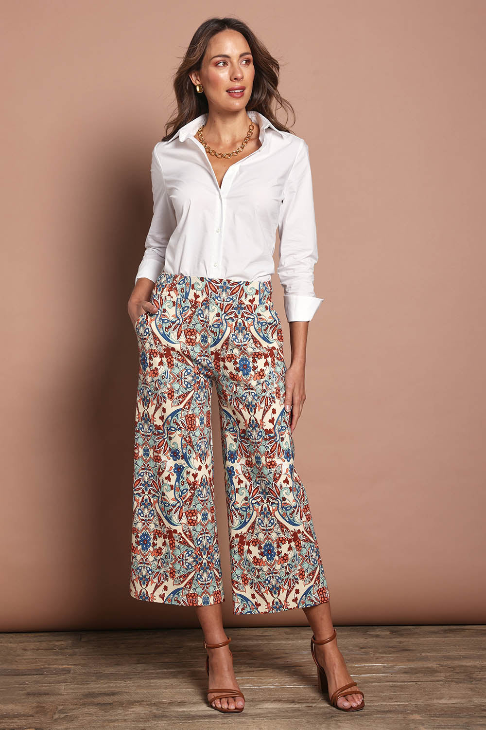 Model Madeline wearing size 10 of The Printed Wide Leg Culotte in colour Mirage, from the front, showing the whole outfit