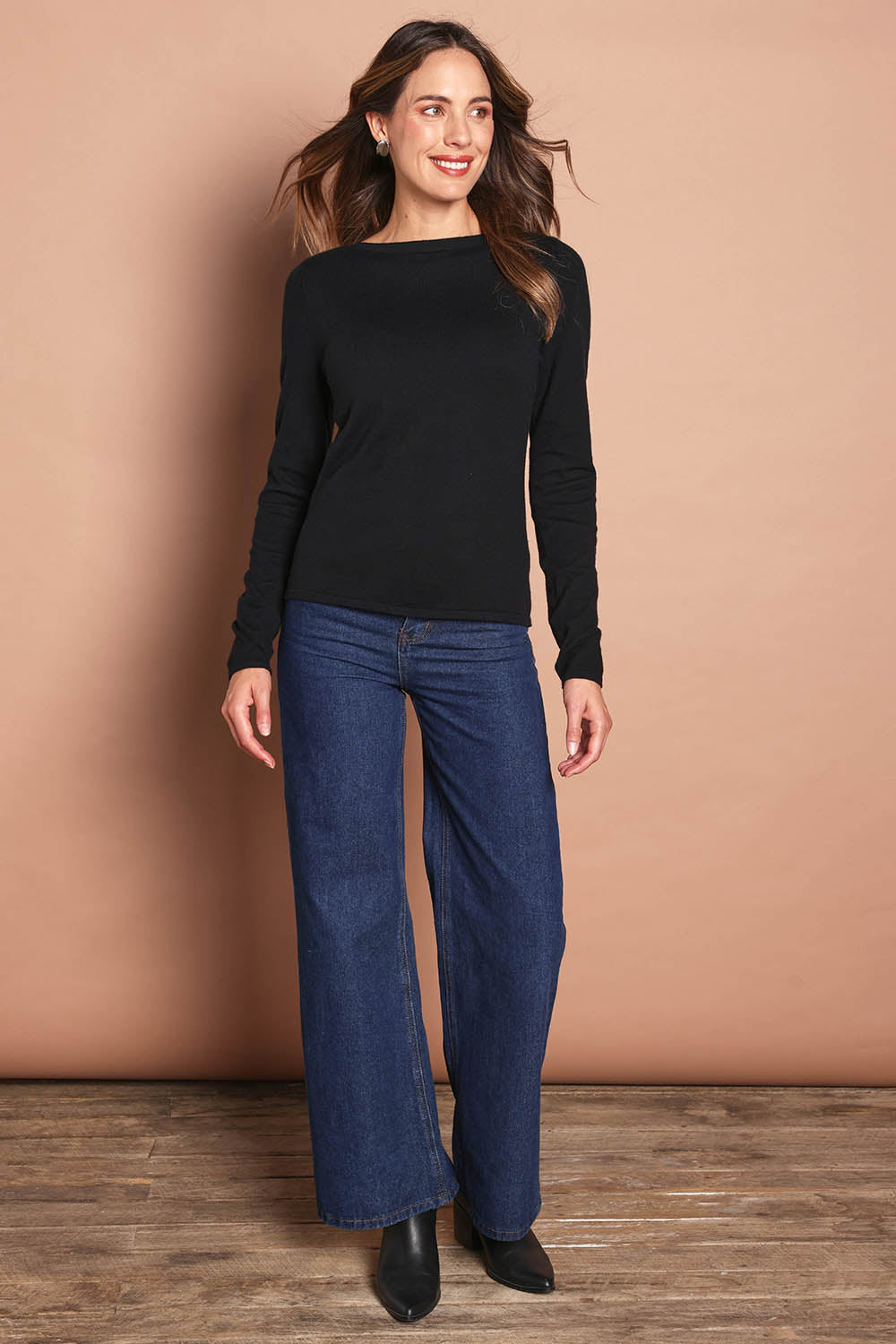 The Soft Boat Neck Knit – Black