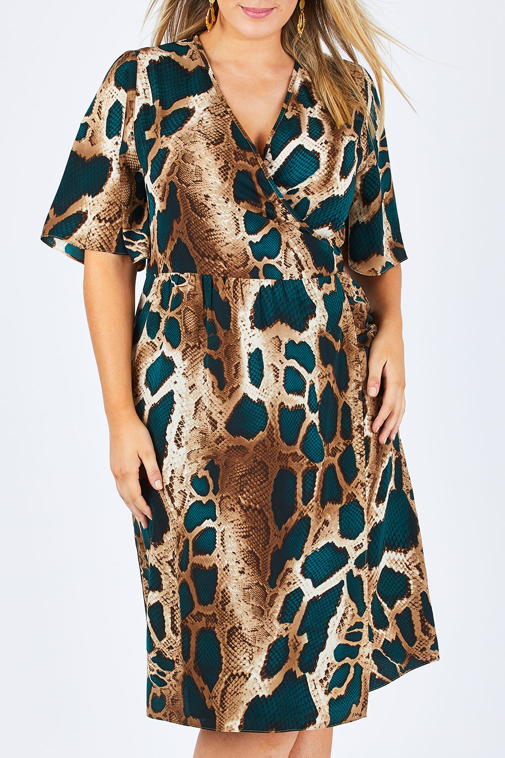 Model Jess wearing size 12 of the Belle Python Kimono Print Dress in colour Pythprt (Black), from the front, cropped image