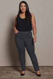 Model Ashleigh wearing size 16 of the Belle Printed Pull On Slim Leg Cotton Stretch  Pant in colour Blackwhite (Black), from the front, showing the whole outfit