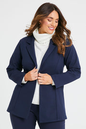Model Laura wearing the Belle Comfort Ponte Blazer in colour Deepnavy (Blue), from the front, cropped image