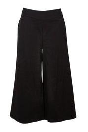 Product shot of the Belle Cotton Sateen Culottes in colour Black (Black), from the front