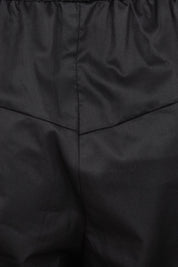 Product shot of the Belle Cotton Palazzo Pant in colour Black (Black), detail