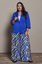 Model Ashleigh wearing size 16 of the Belle Cotton Comfort Blazer in colour Frenchblue (Blue), from the front, showing the whole outfit