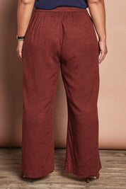 Model Ashleigh wearing size 16 of the Belle Linen Blend Wide Leg Pants in colour Cocoa, from the back