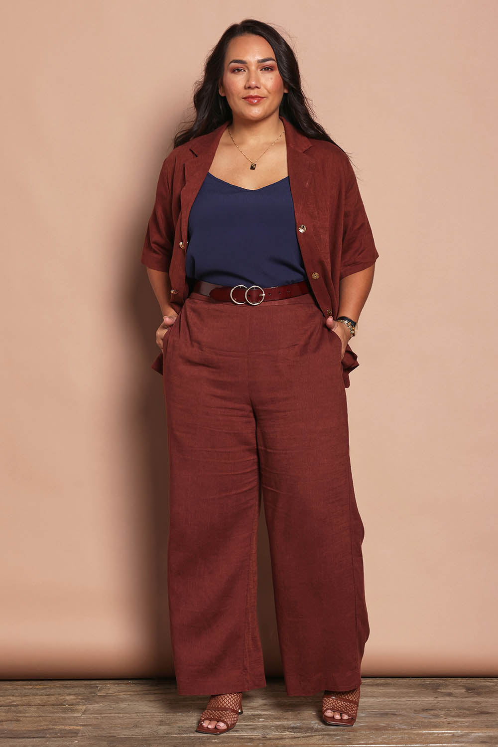 Model Ashleigh wearing size 16 of the Belle Linen Blend Wide Leg Pants in colour Cocoa, from the front, showing the whole outfit
