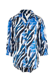 Product shot of the Belle Printed Shirred Sleeve Shirt in colour Bluezebra (Blue), from the front