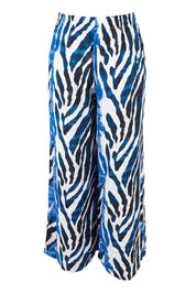 Product shot of the Belle Pull On Printed Wide Leg Pant with Pockets in colour Bluezebra (Blue), from the front