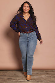 Model Ashleigh wearing size 16 of the Belle Luxe Ecovero Printed Shirt in colour Cobaltcoco (Blue), from the front, showing the whole outfit