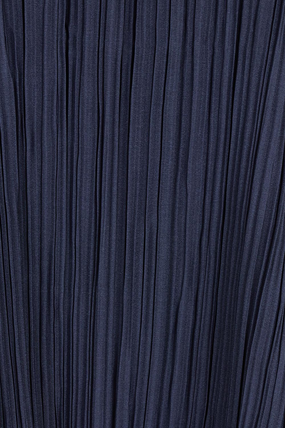 Product shot of the Belle Crinkle No Iron Scoop Neck Tank in colour Darknavy (Blue), detail