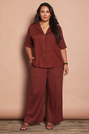 Model Ashleigh wearing size 16 of the Belle Linen Blend Shacket in colour Cocoa, from the front, showing the whole outfit
