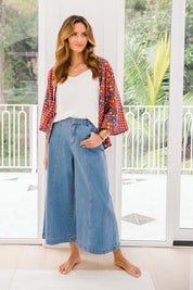 Model Ilona wearing size 10 of the Running in Golden Fields Cropped Jeans in colour Denim (Blue), from the front, showing the whole outfit
