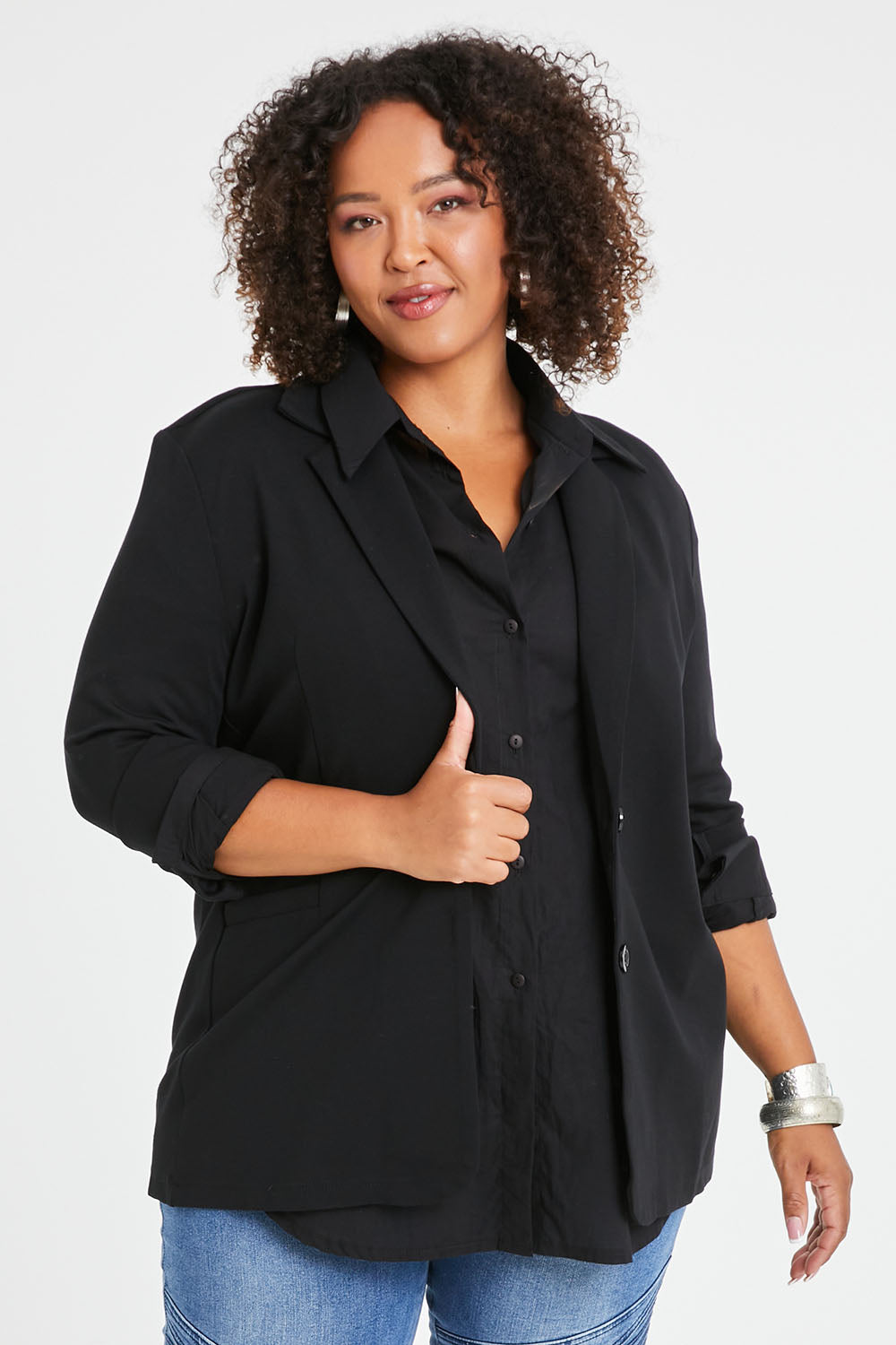 Model Alexis wearing size 16 of the Keeping It Cool Oversized Boyfriend Blazer in colour Black (Black), from the front, cropped image