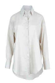 Product shot of the Relaxed Elegance Boyfriend Shirt in colour Stone, from the front