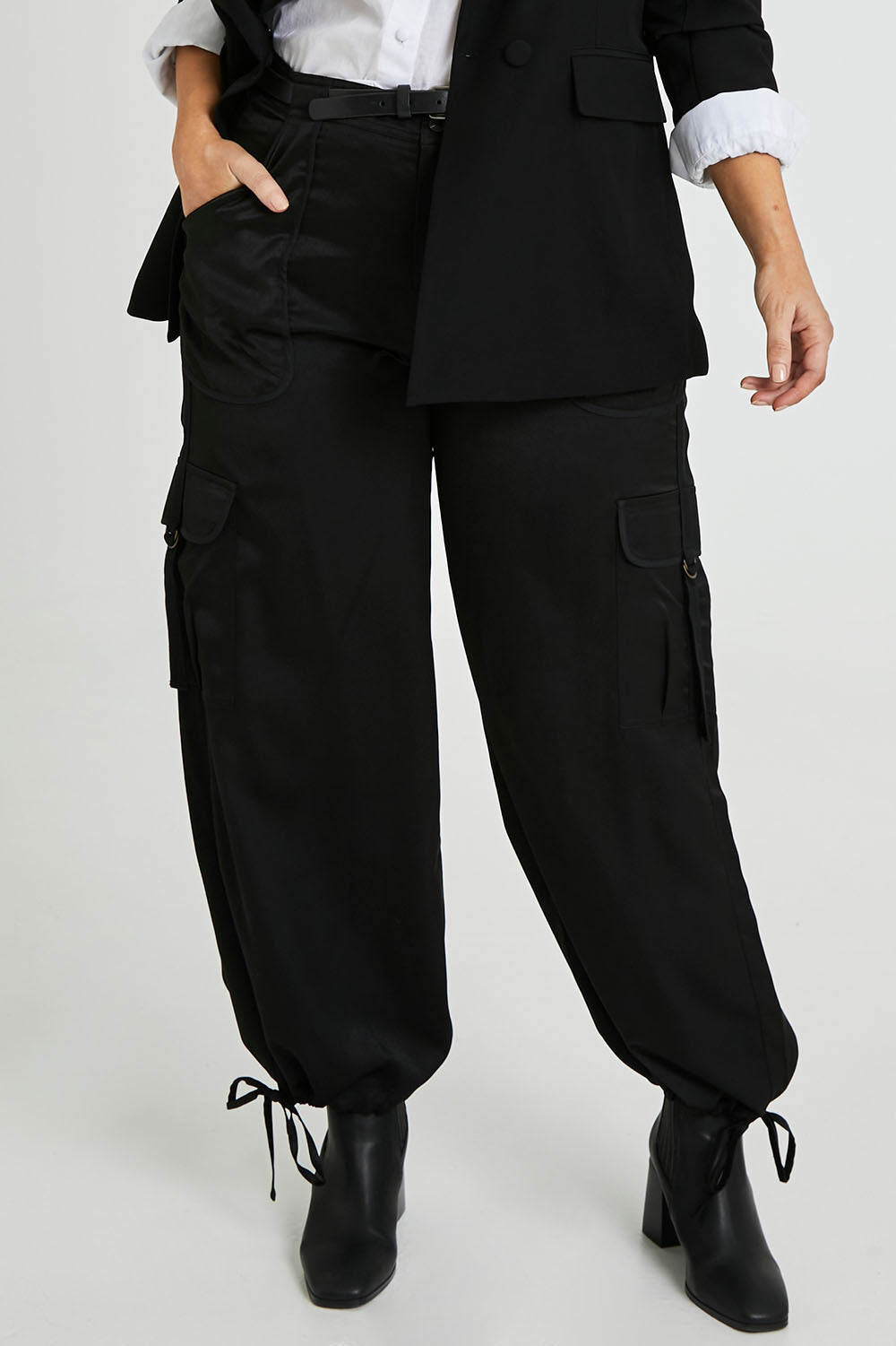 Preloved Date Night Cargo Pants - Black