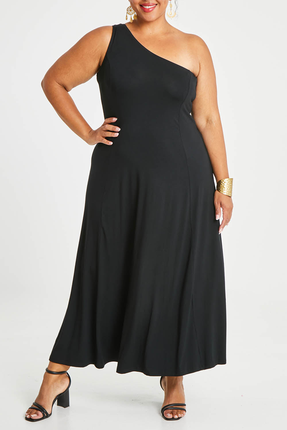 Model Alexis wearing size 16 of the Shoulder Shimmy Bamboo Maxi Dress in colour Black (Black), from the front, cropped image
