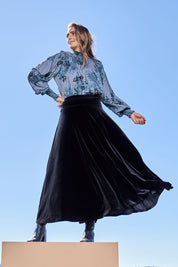 Love By Candlelight Velvet Skirt – Black