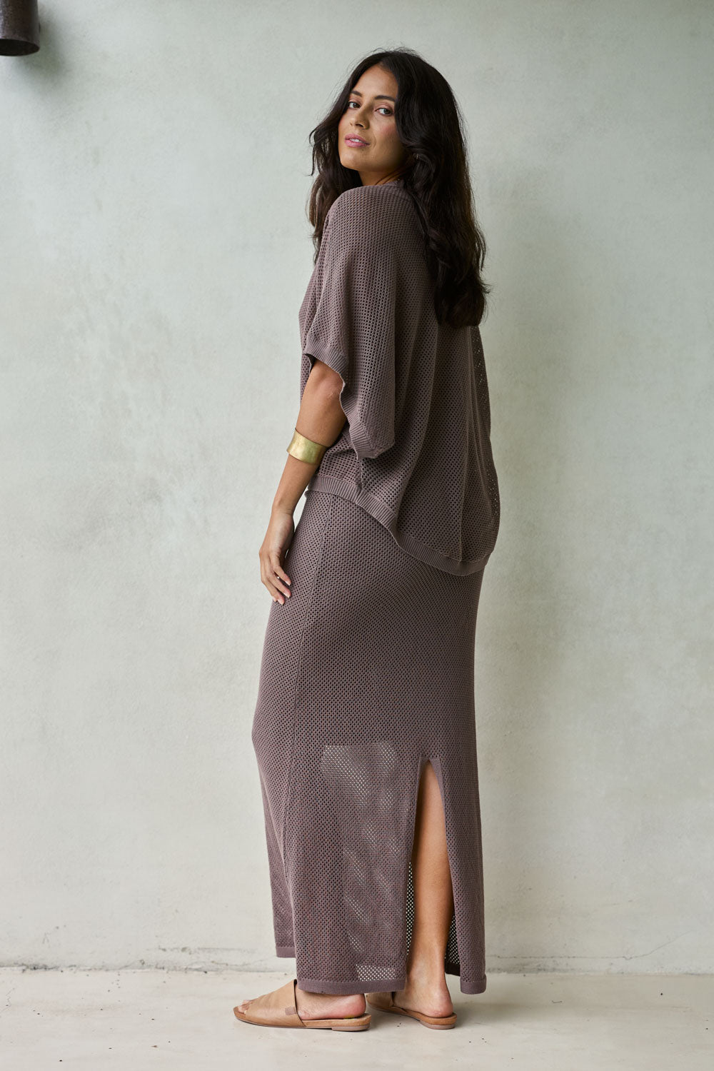 Model Tahnee wearing size S of the Summer Ready Cotton Knit Skirt in colour Pecan, from the front, showing the whole outfit