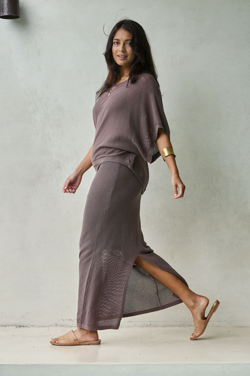 Model Tahnee wearing size S of the Summer Ready Cotton Knit Skirt in colour Pecan, from the front, showing the whole outfit