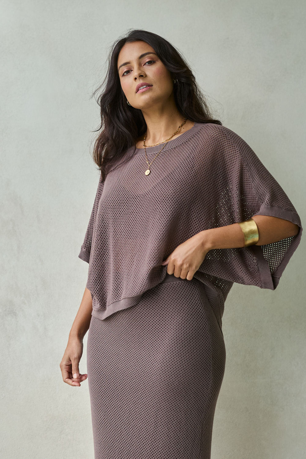 Model Tahnee wearing size S of the Summer Ready Cotton Throw Sweater in colour Pecan, from the front, showing the whole outfit