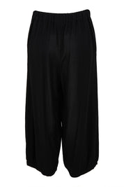 Product shot of the Summer Daze Linen Blend Pull On 3/4 Pant in colour Black (Black), from the back
