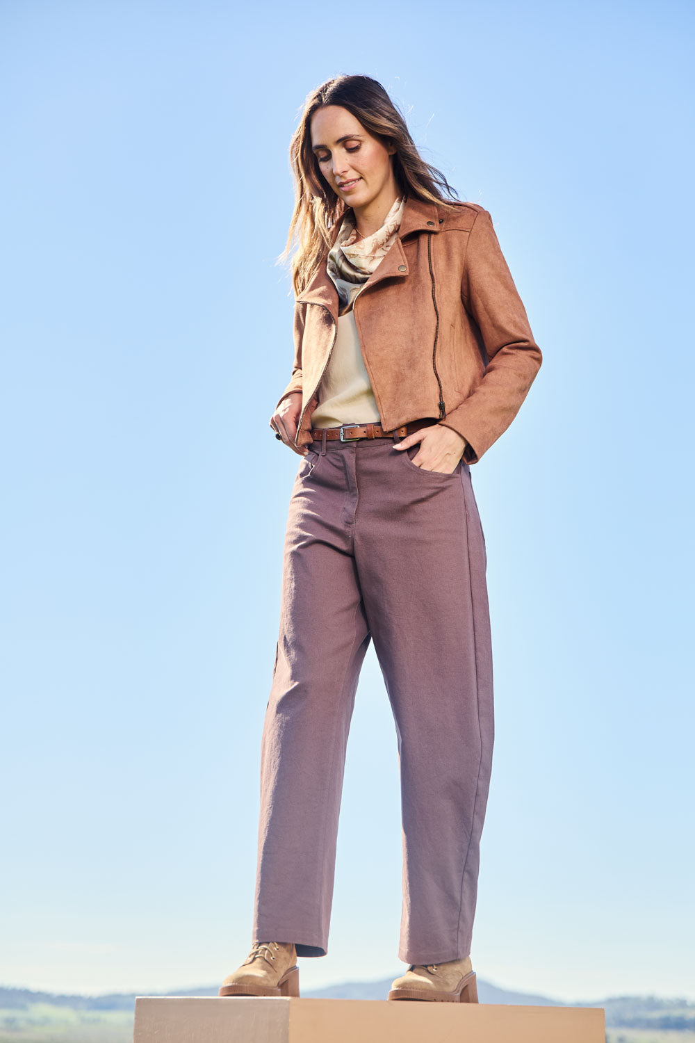 On My Radar Barrel Leg Jeans – Milkchoc