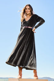 Love By Candlelight Velvet Dress – Moss
